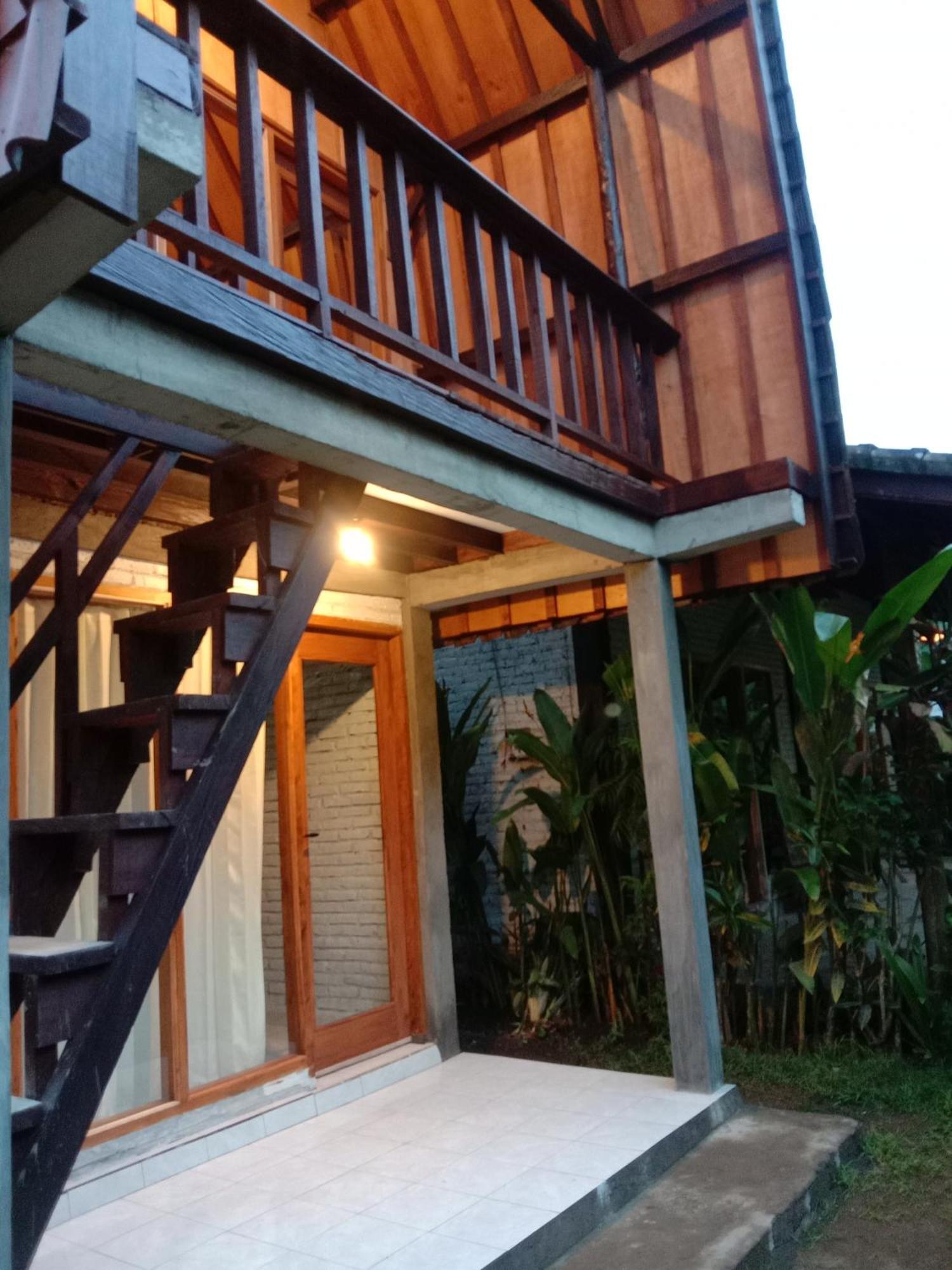 Jungle House - Surf & Stay Pulukan Bagian luar foto